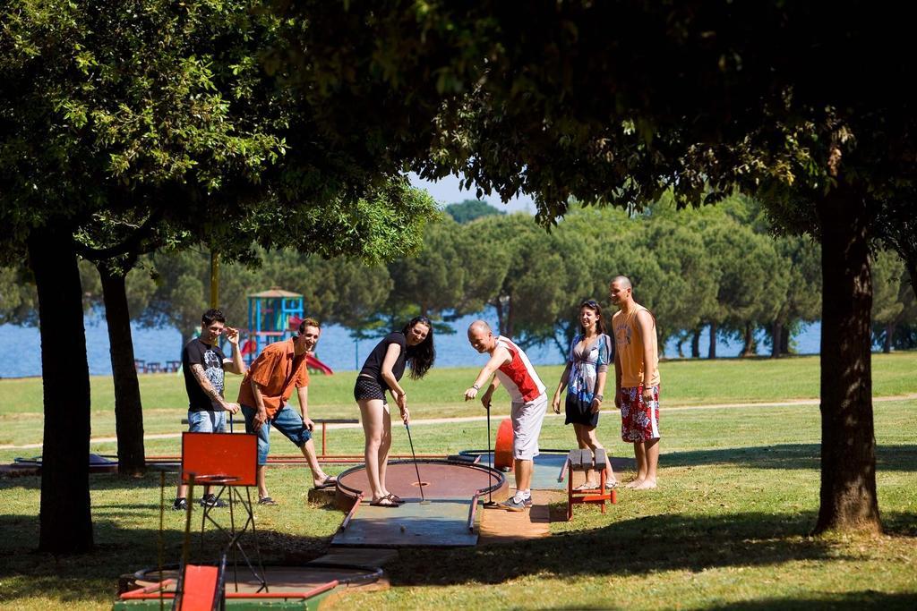 Happy Camp Mobile Homes In Camping Park Umag Karigador Bagian luar foto