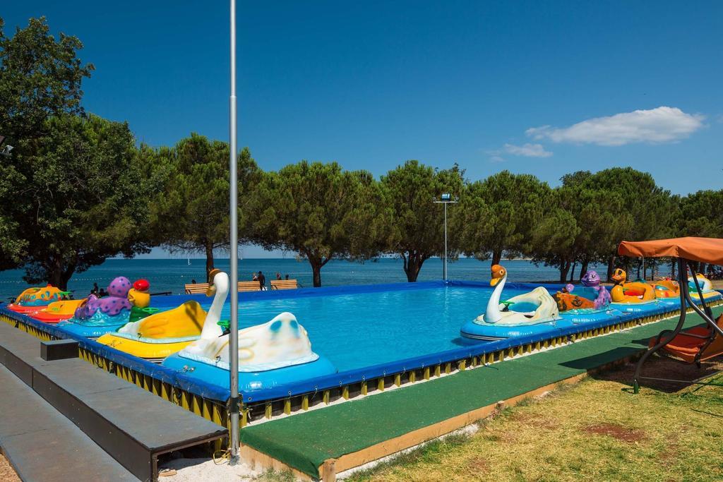 Happy Camp Mobile Homes In Camping Park Umag Karigador Bagian luar foto